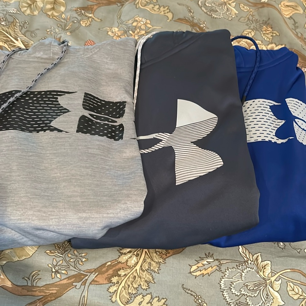 3 Like New Men’s Under Armour Sweatshirts